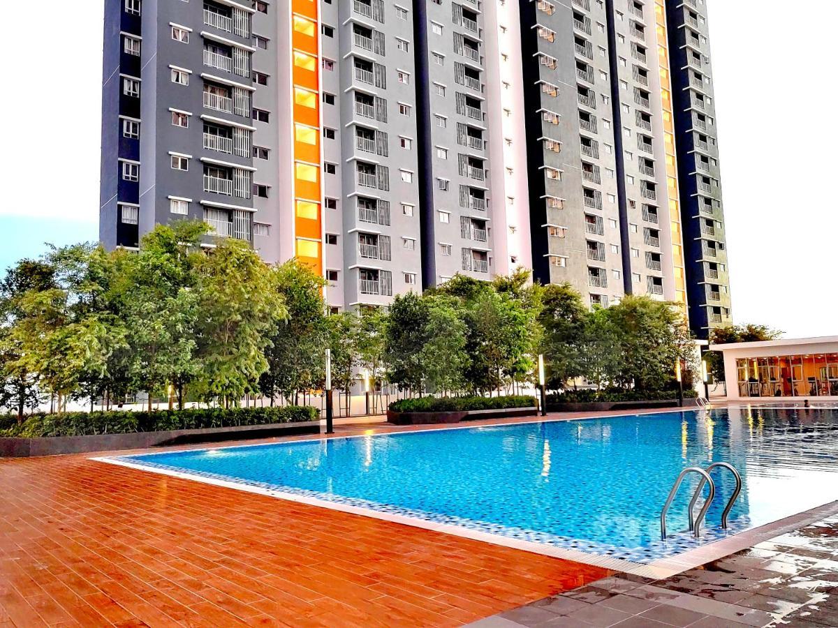 Alanis Residence 7 Pax @ Sepang Klia Kota Warisan Экстерьер фото