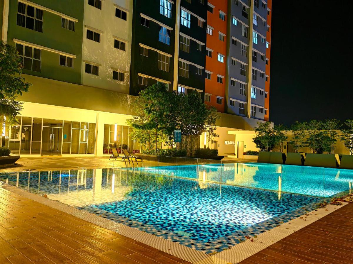 Alanis Residence 7 Pax @ Sepang Klia Kota Warisan Экстерьер фото