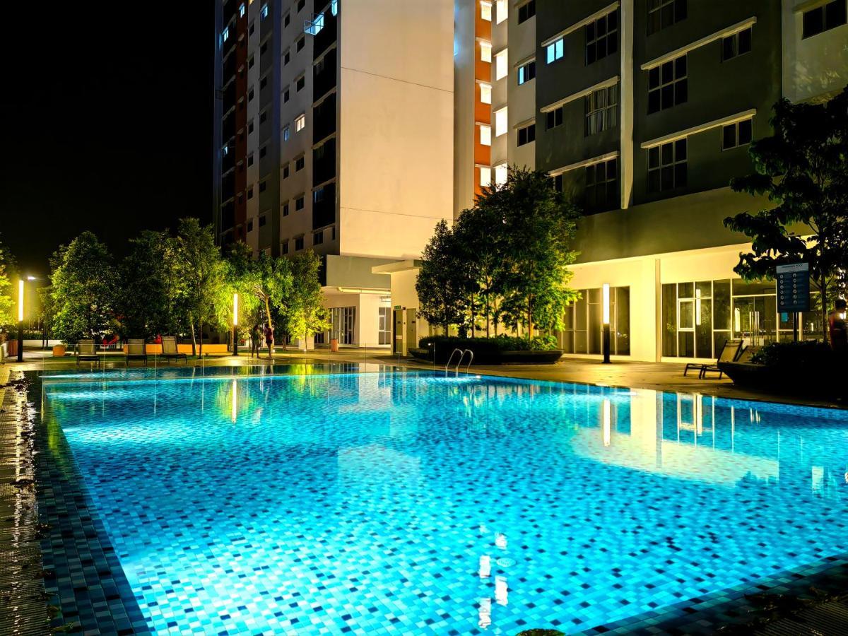 Alanis Residence 7 Pax @ Sepang Klia Kota Warisan Экстерьер фото