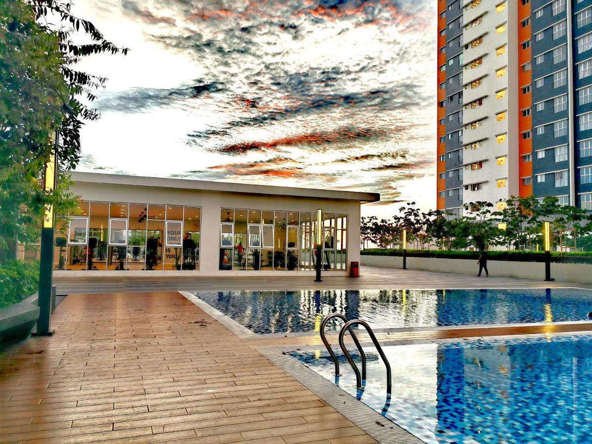 Alanis Residence 7 Pax @ Sepang Klia Kota Warisan Экстерьер фото