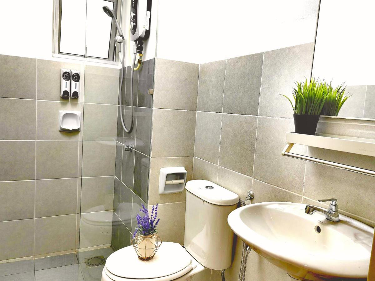 Alanis Residence 7 Pax @ Sepang Klia Kota Warisan Экстерьер фото